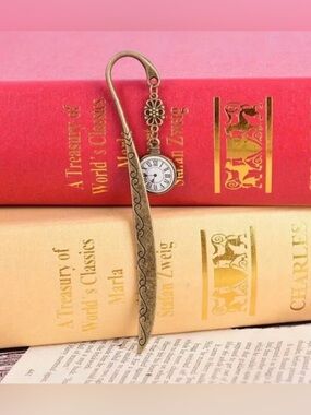 Vintage Metal Clock Bookmark | Rustic | Harry Clock 🕰️